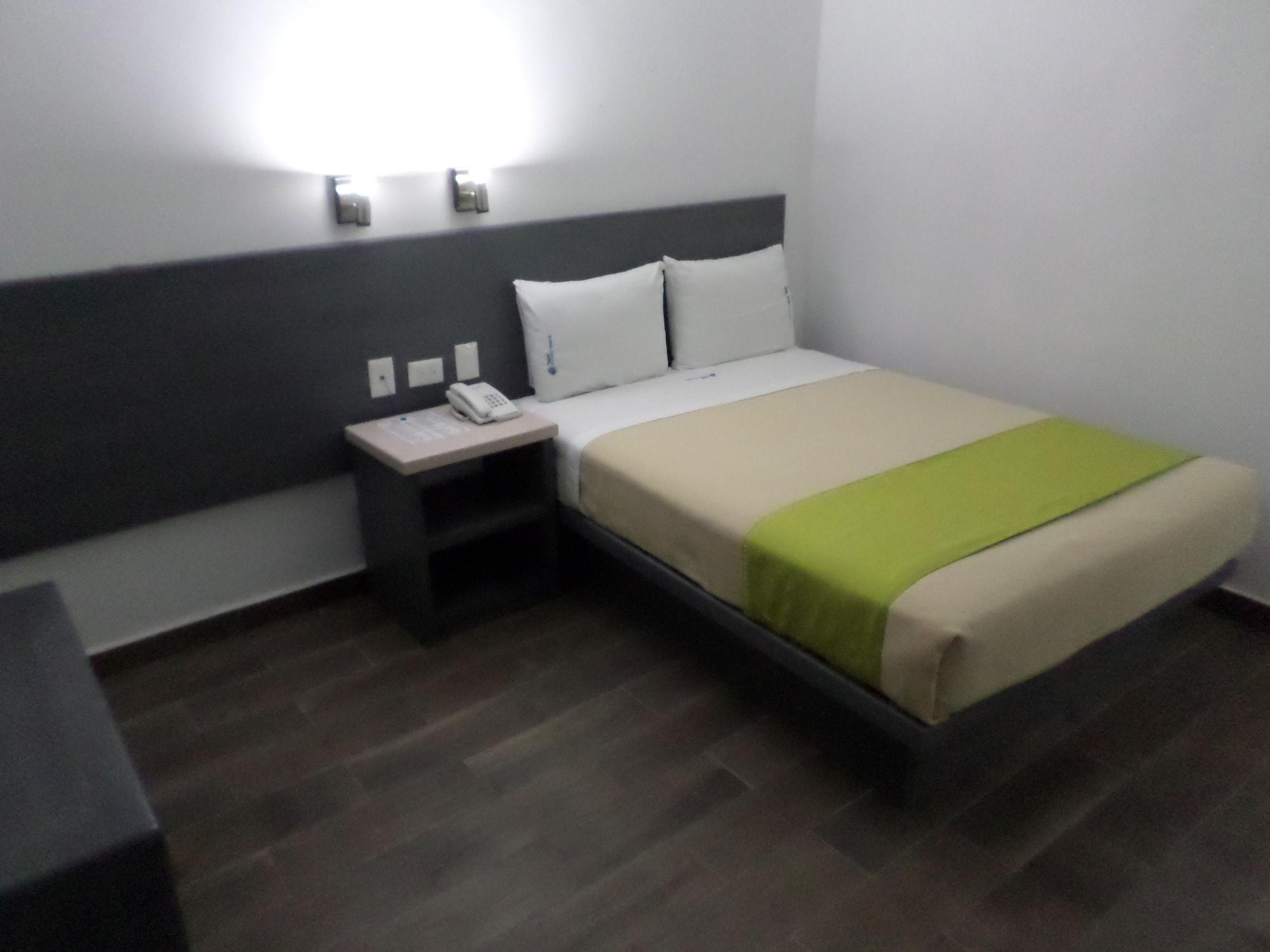 Global Express Hotel Escárcega Kültér fotó