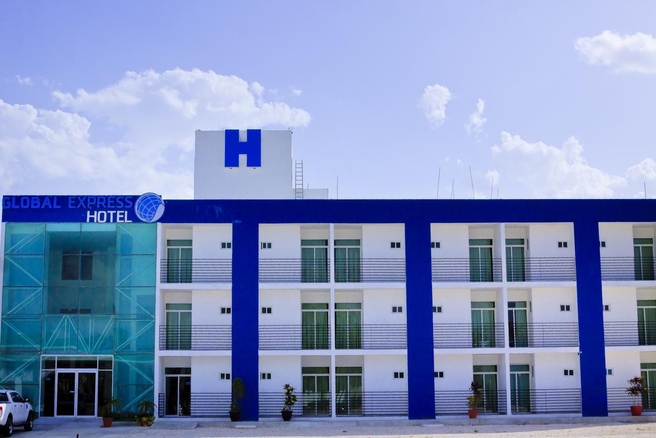 Global Express Hotel Escárcega Kültér fotó
