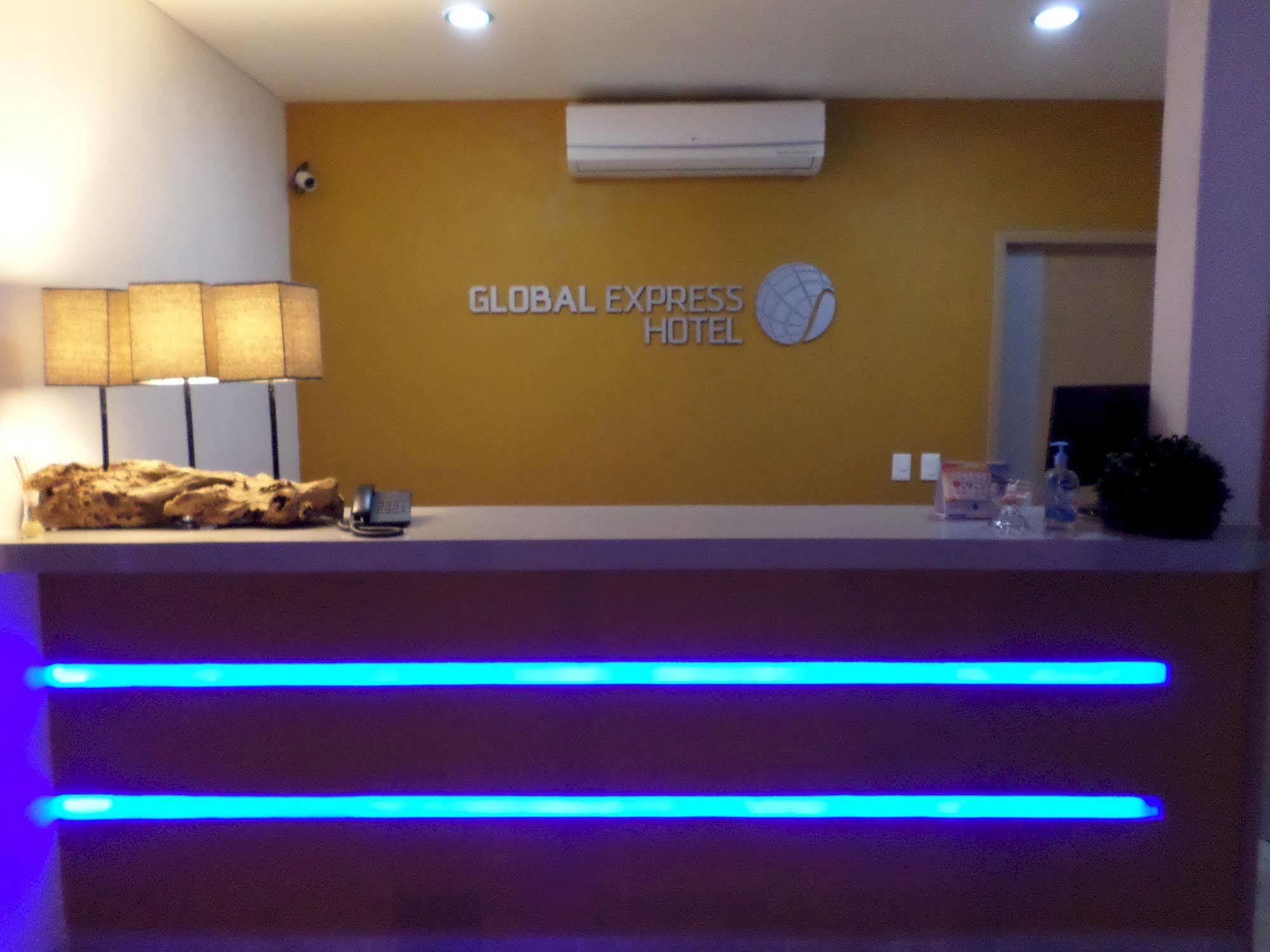 Global Express Hotel Escárcega Kültér fotó